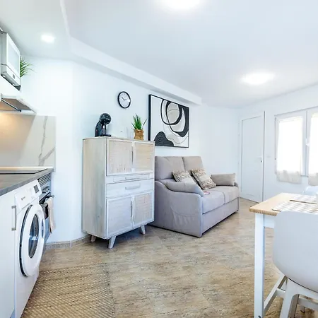 2b. Cozy Flores Big Terrace With Pool Διαμέρισμα *