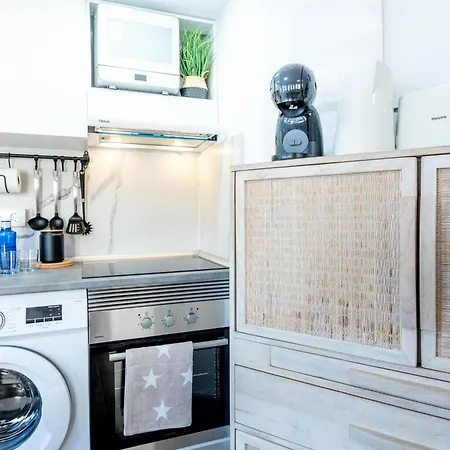 Апартаменти 2b. Cozy Flores Big Terrace With Pool Адехе