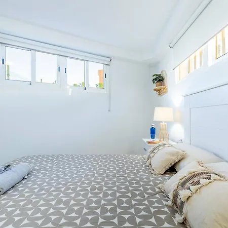 Апартаменти 2b. Cozy Flores Big Terrace With Pool